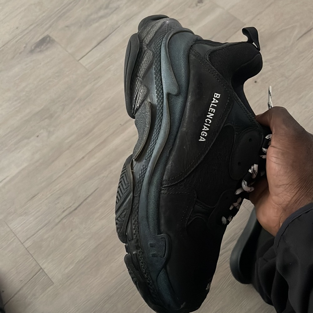 Balenciaga Triple S - Picture 2 of 3